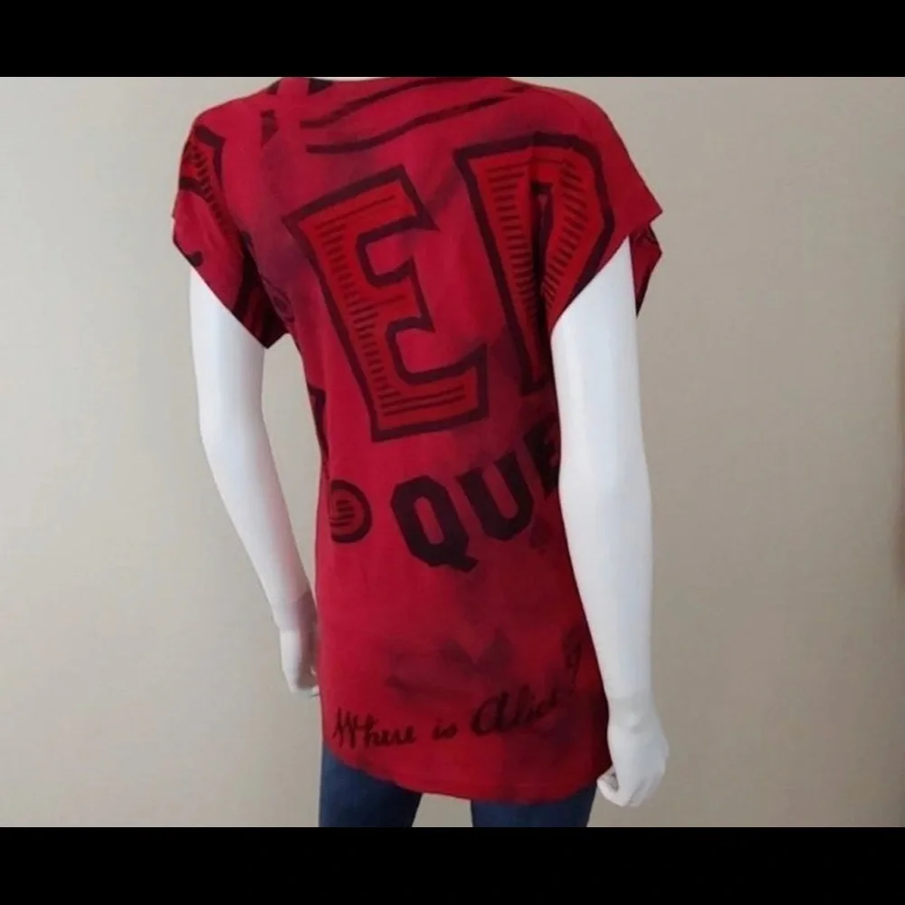 Alice in Wonderland Queen tee. - Picture 2 of 6
